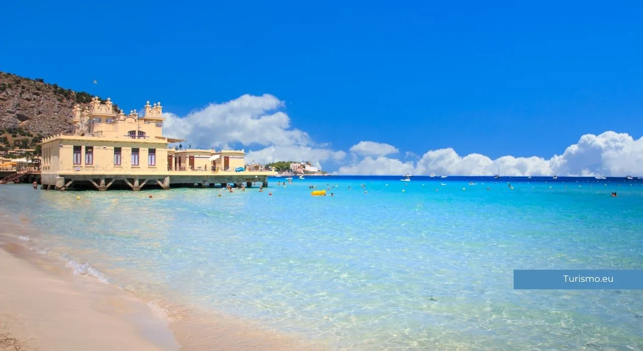 mondello, sicilia